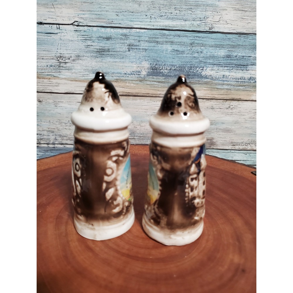Vintage Philadelphia Independence Hall Salt Pepper Shakers Collectible Souvenir